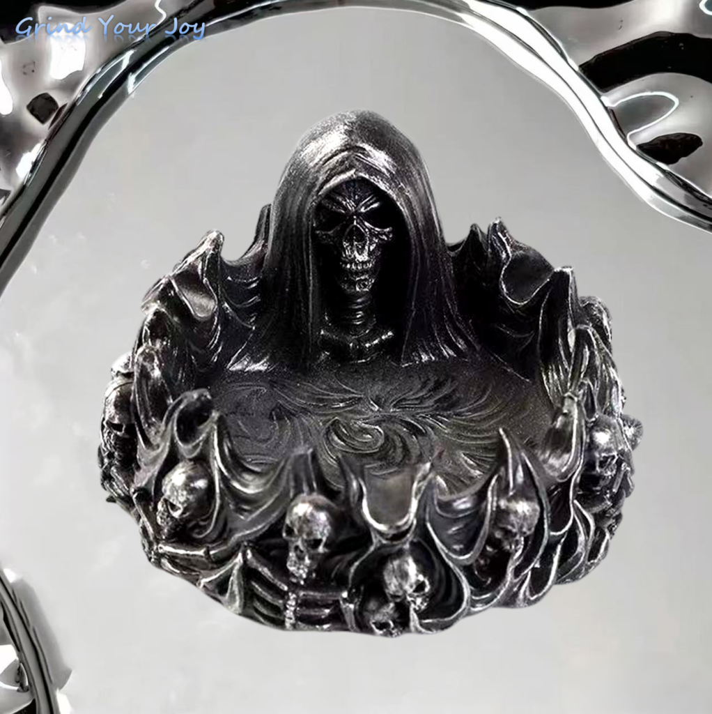 Skull Ghost Style Handiwork Ashtray - Resin Handmade